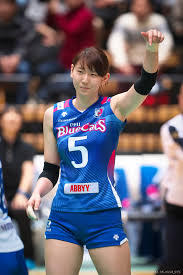 江畑幸子|元バレー日本代表・江畑幸子さん、夫が娘“肩車”の親子2ショット紹介「『父ちゃん』している高橋コーチを初めて見たような」 | ORICON NEWS