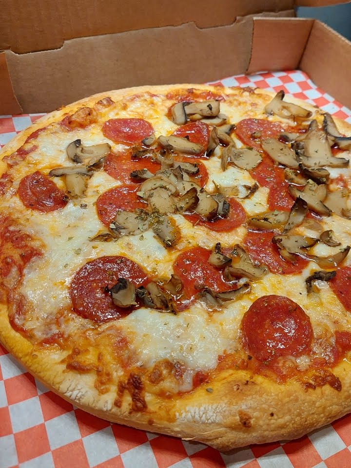 Gino's Italian Restaurant and Pizza by null