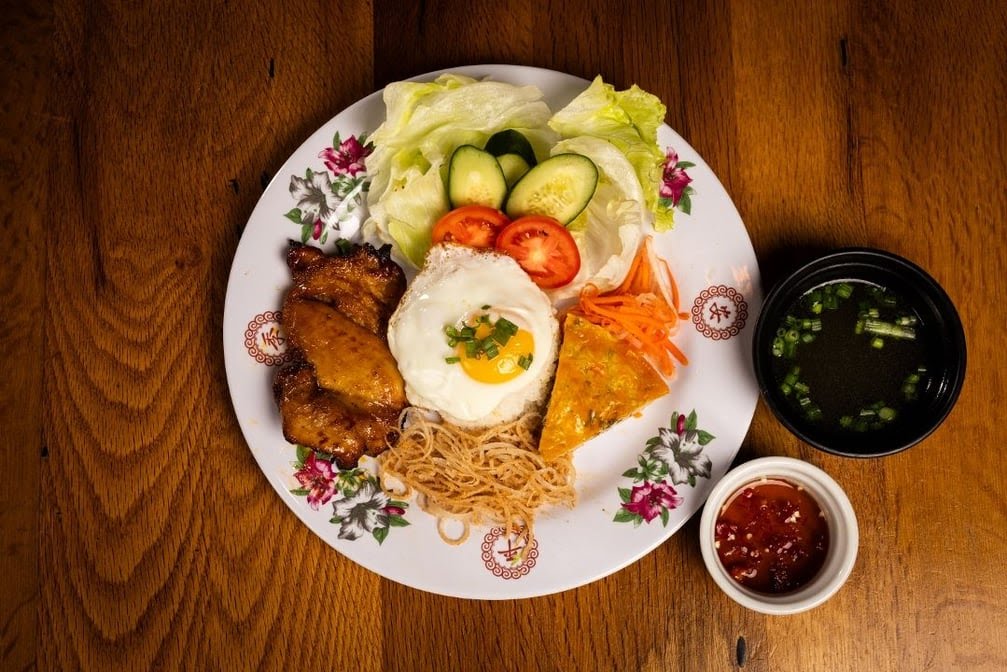 Bee's Vietnamese Street Food by null