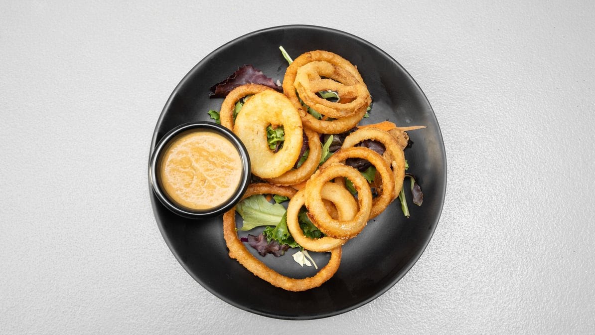 Cali's Sports Bar & Kitchen by null