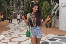 Pandey poonam jpg x Pandey poonam