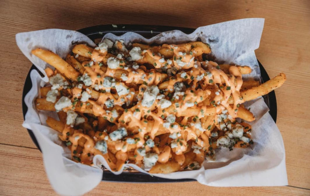 Southpaws Pizza and Sports Bar by null