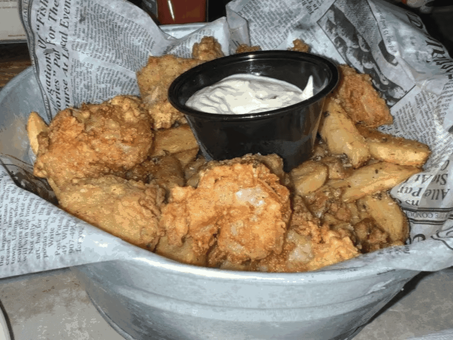 Green Iguana Bar & Grill by null