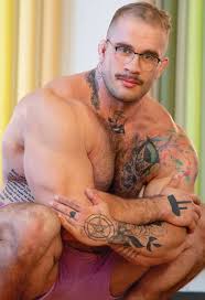 Aesthetic male bodybuilder posing nude jpg x Male bodybuilder