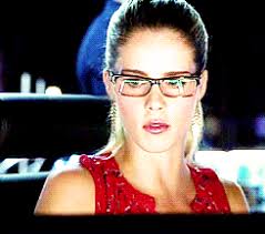 E felicity smoak on wave gif x Felicity smoak sexy