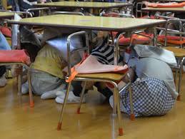 小学生女児 パンチラ|夏休み子ども社屋見学会2012（ABC朝日放送） - YouTube