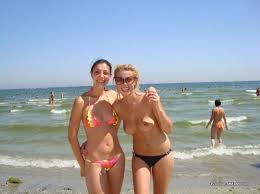 Pic beach bikini bra babes topless beach jpg x Topless beach babes