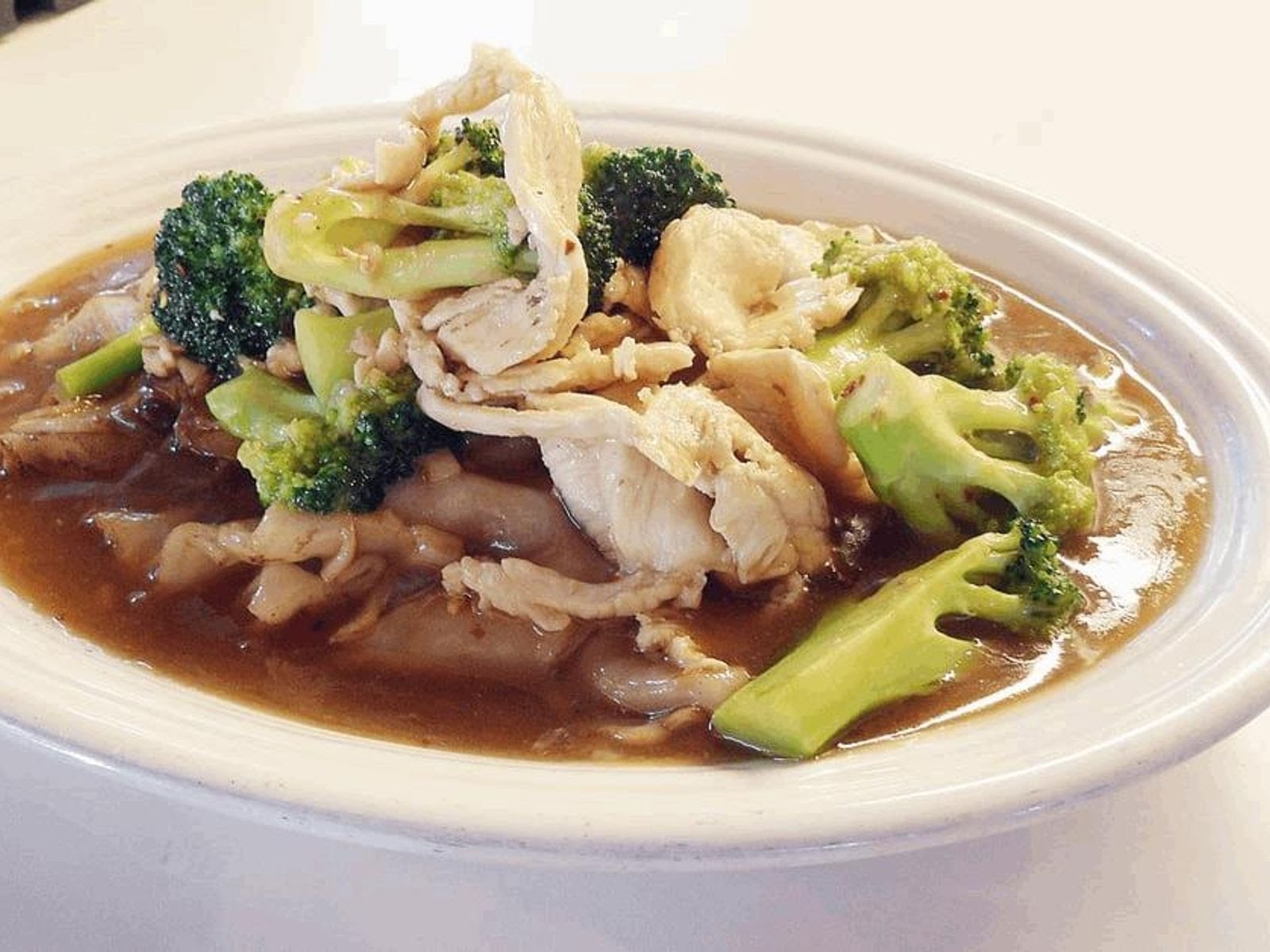 Golden Singha Thai Cuisine by null