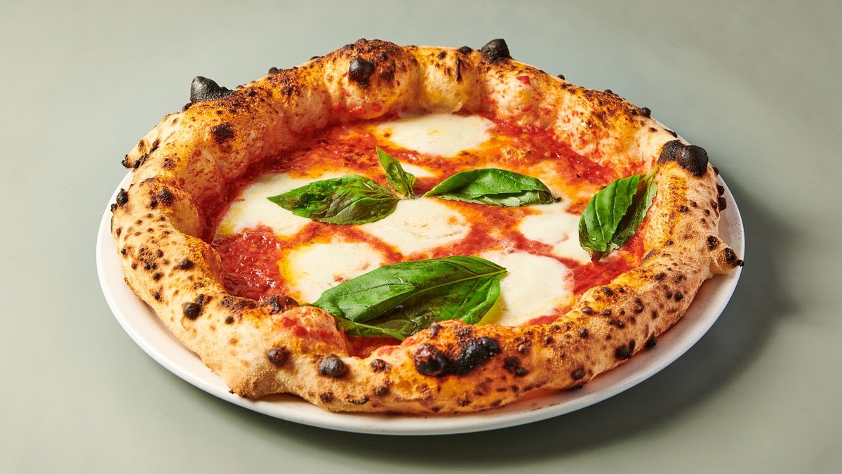 Standard Pizza West by null