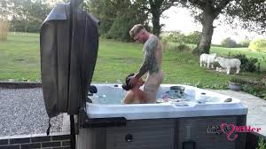 Easaatbaaaaaa fyaqq ela jpg x Hot tub sex