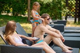 young family naked|PIXELFOTO