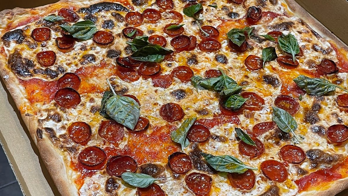 Armando's Pizza by null