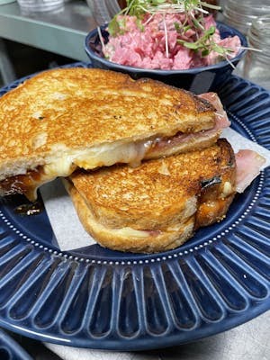 Mingle + Graze by null