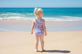 голые маленькие дети|Что на самом деле произошло с малышкой в смоленском лесу: Потерялась,  похитили или кто-то оберегал ее в дни поисков - KP.RU