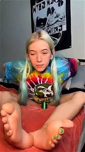 Trailer gorgeous teen eva veil gets cum on her feet live cam jpg x Live feet
