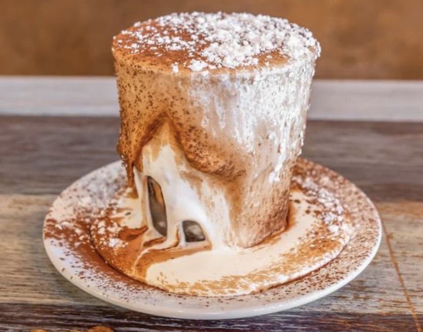 La Luna Tea & Dessert Bar by null