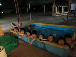 全お風呂 お泊まり保育|みんなで背中を流しっこ 仏向町の黄金湯で園児が銭湯体験 | 保土ケ谷区 | タウンニュース