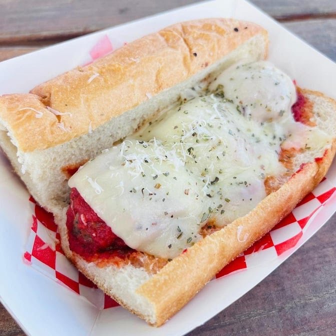 Grata’s Pizzeria by null