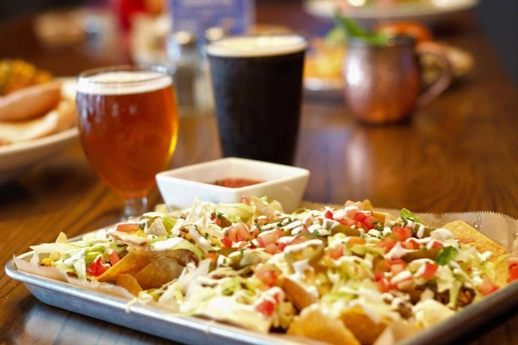 Creatwood Tavern & Rooftop by null