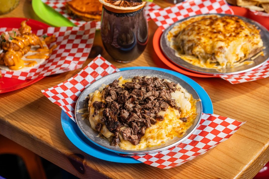 Carbón Carbón - Taquería & Galería by null