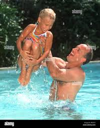 father daughter nude |True nudist Daddy Daughter with captions - ポルノ - EroMe