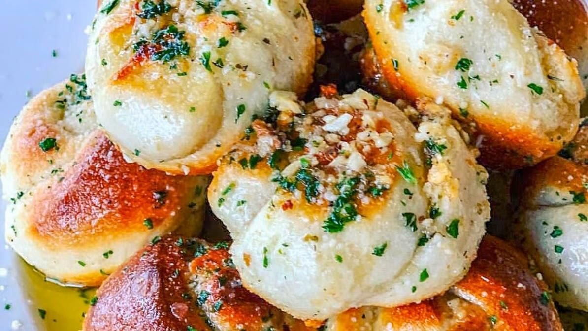 Hawthorne's New York Pizza and Bar 7th Street by null