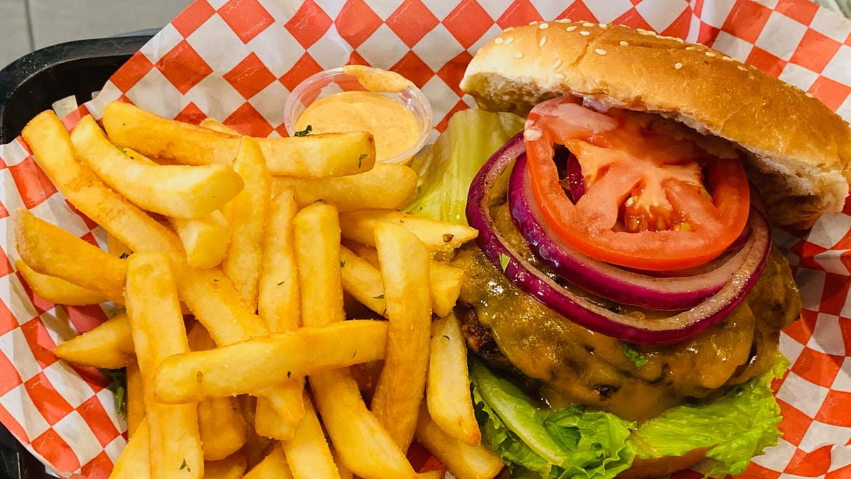 Greens N Grills by null