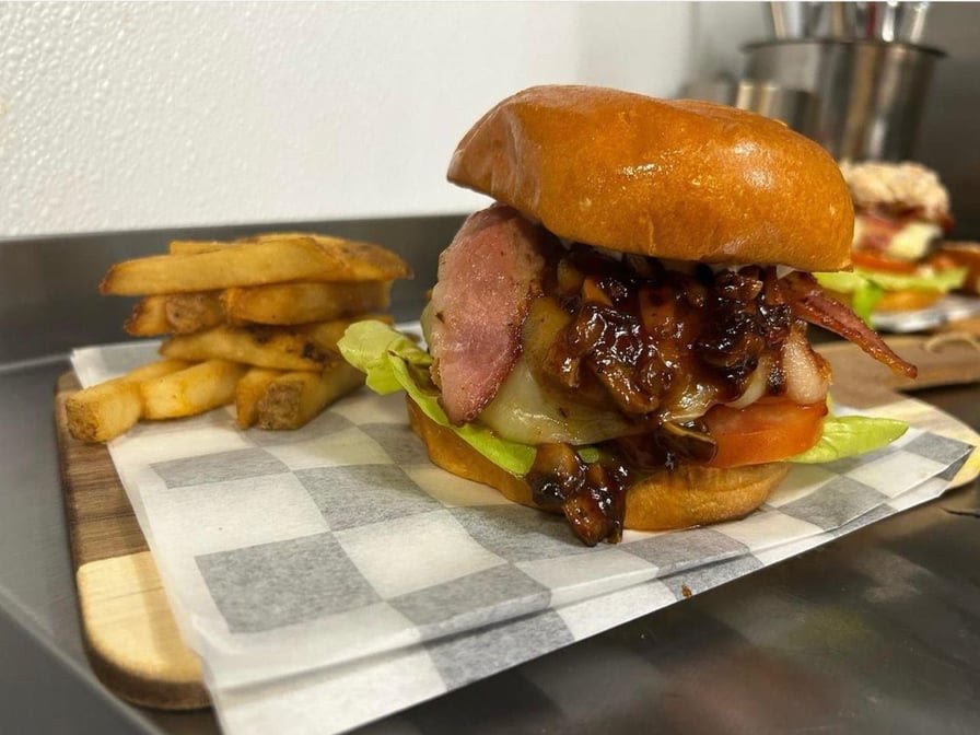 La Columbina Burger CT by null