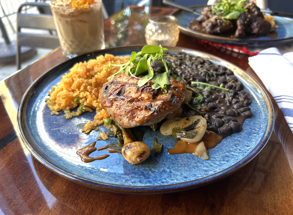 Kie-Gol-Lanee Logan Square by null