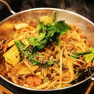 Spicy Charm 辣魅 by null