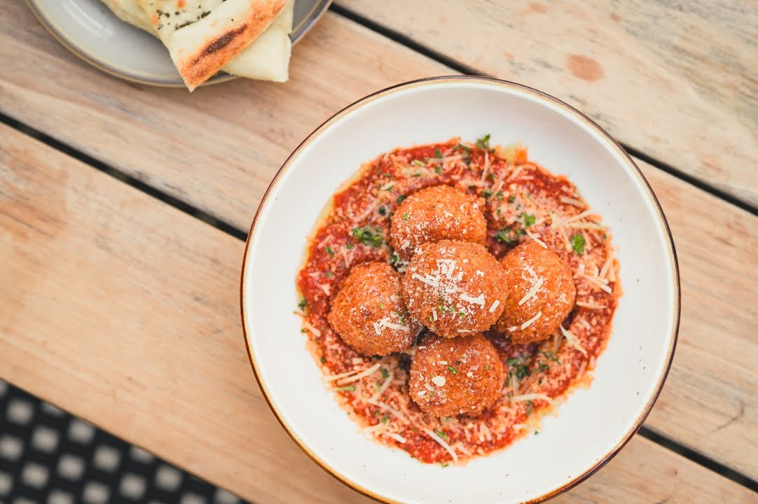 Fellow Osteria & Pizzeria by null