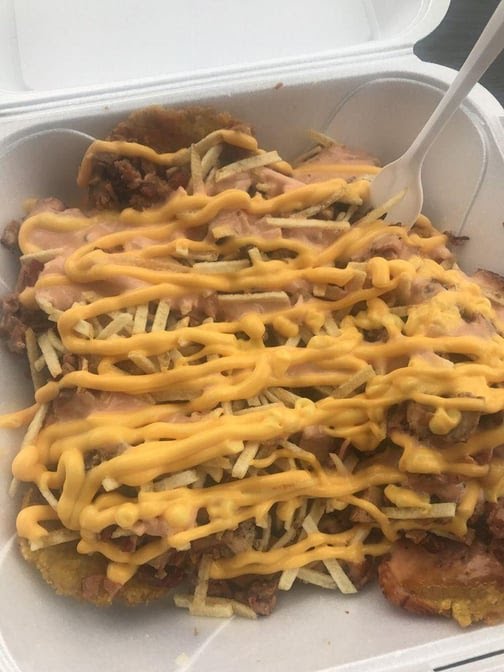 La Isla Del Frappe & Puchunguis Pinchos by null