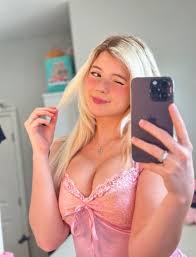 Amateur busty selfie jpg x Busty amateur selfie