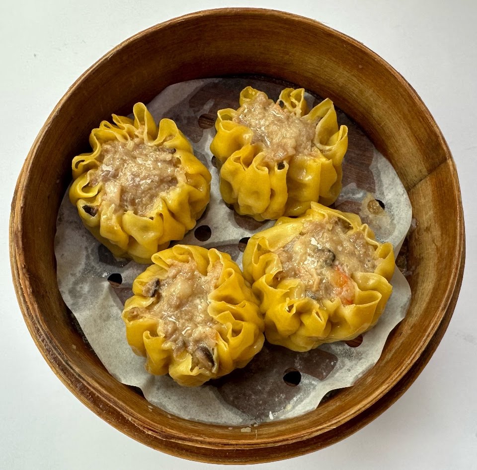 Din Soup Dumplings 鼎泰轩 by null