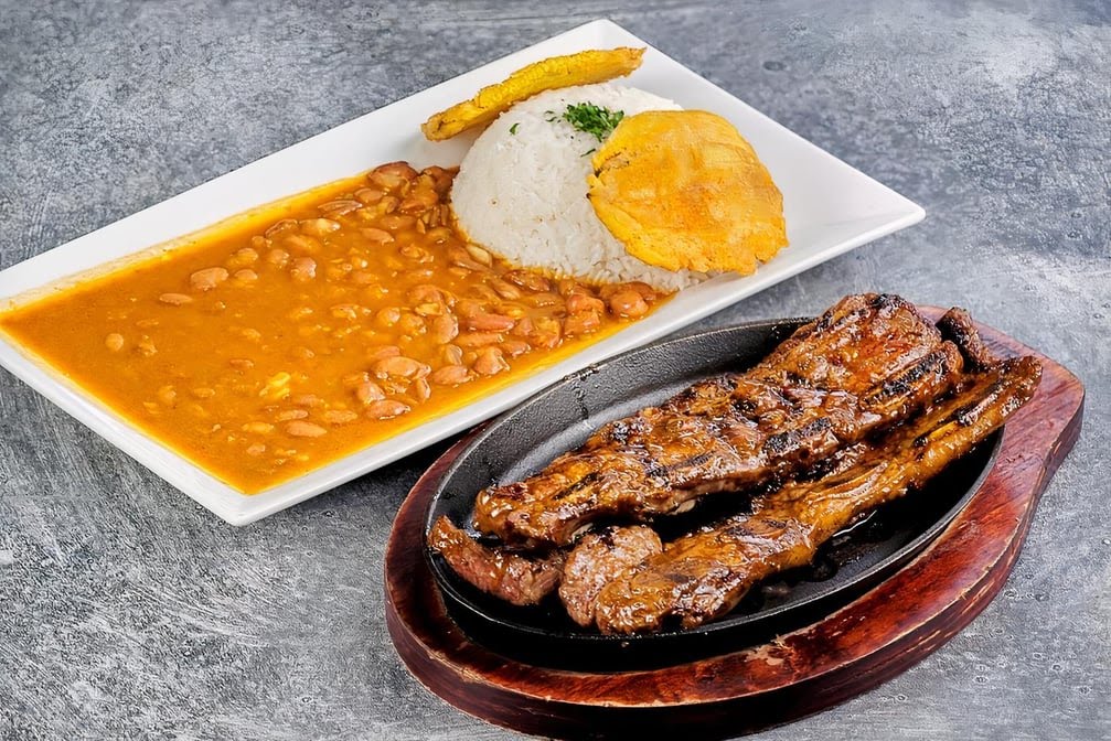 Ñaños593 Restaurant & Grill by null