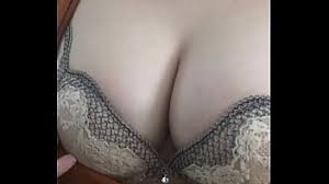 Úi giời viên bạo ngay tại quán cafe clip hot clip nay jpg x Nhan vien van
