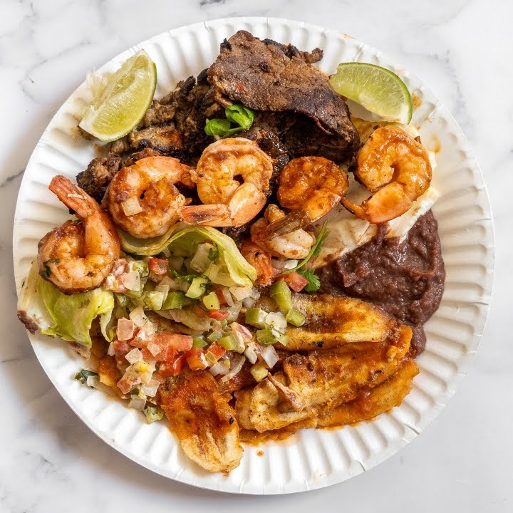 Catrachita Yucateca by null