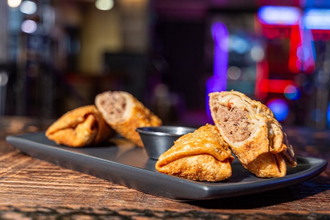 Plymouth G Pub by null