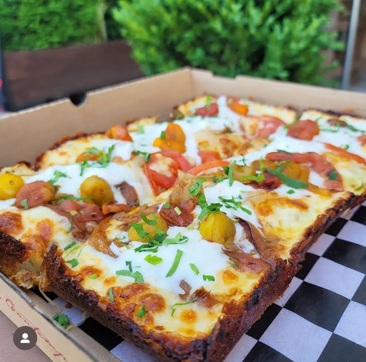 Side Door Pizza by null