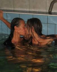 Amateur brunette couple gif x Amateur brunette couple