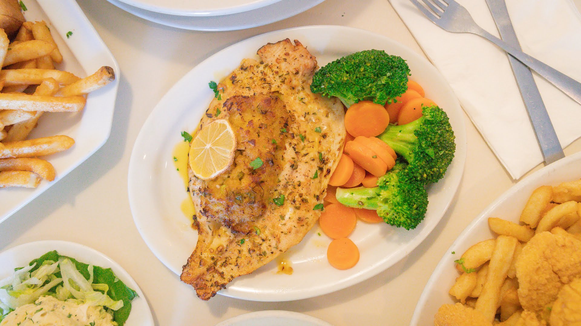 Deanie's On Hayne by null