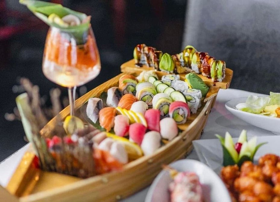 Woochi Japanese Fusion & Bar by null