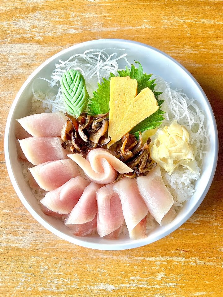 Tanuki Sushi & Grill by null