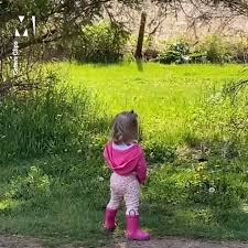 little girl pee standing|Little girl need a pee. Isolated on white background の Stock フォト | Adobe  Stock