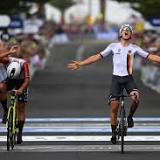 Emil Herzog outsprints Antonio Morgado in thriller to wins men's junior road race at World Championships
