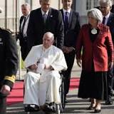 Pope, winding up Canada trip, visits historic churches
