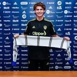 Leeds United sign USMNT's Brenden Aaronson from Salzburg
