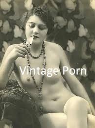 Vintage public nudity porn pics free nudes vintage cuties jpg 194x372 Vintage
