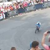 Yates wins Giro d'Italia time-trial