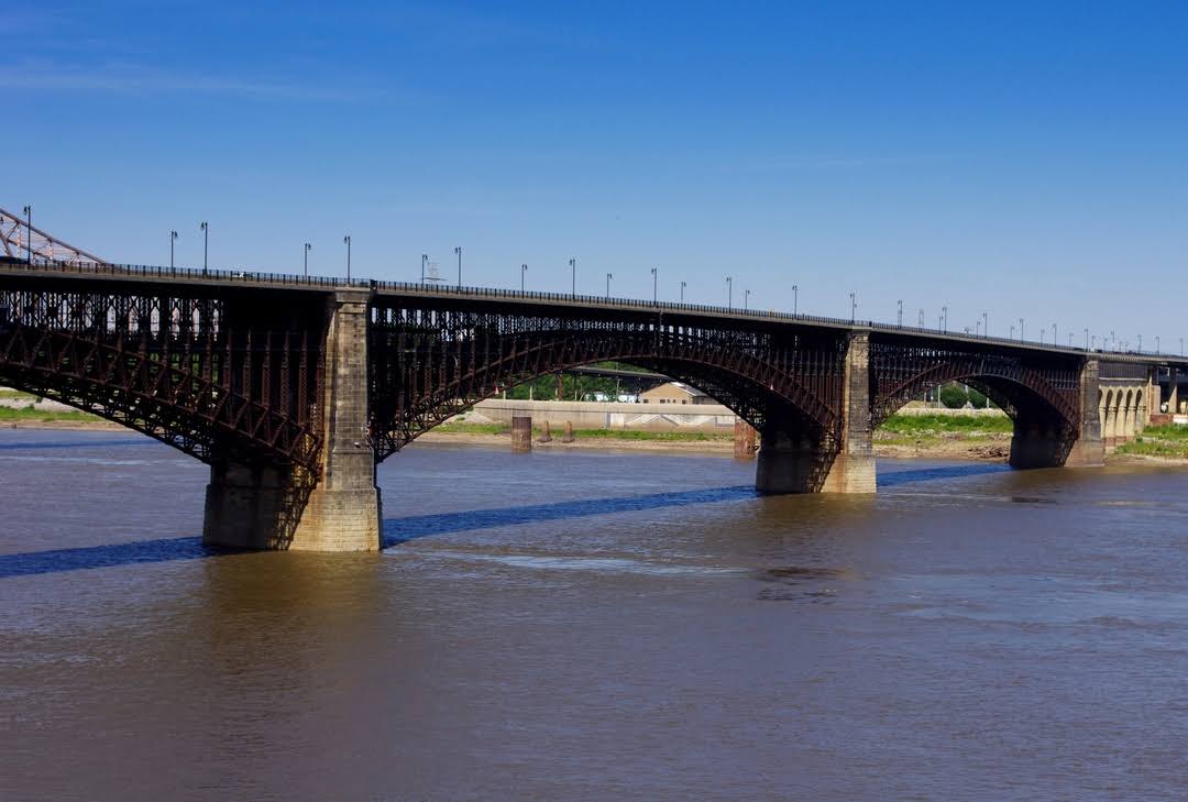 Eads Bridge image